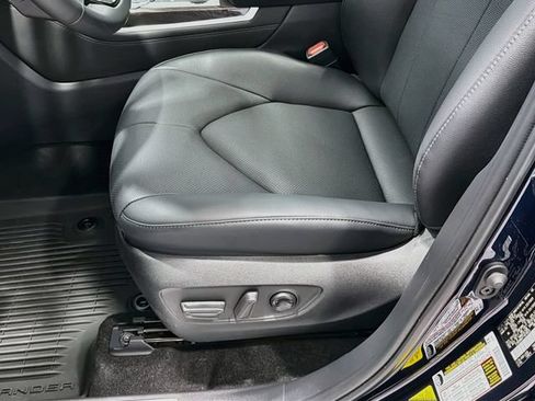 Certified 2026 Toyota Highlander Limited AWD/4WD image 16