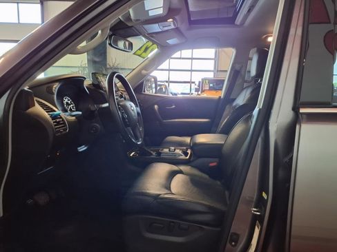 Used 2022 Nissan Armada SL w/ Captain's Chairs Package image 23