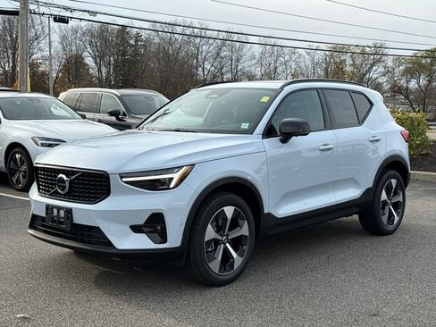 New 2026 Volvo XC40 B5 Plus w/ Protection Package Premier image 5