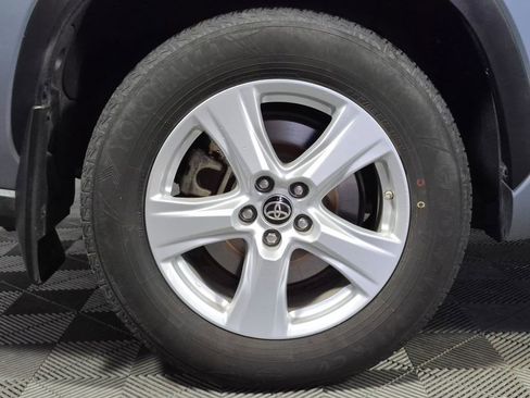 Used 2021 Toyota Highlander LE AWD/4WD image 30