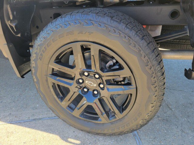 Used 2024 Chevrolet Silverado 1500 LT Trail Boss AWD/4WD image 9