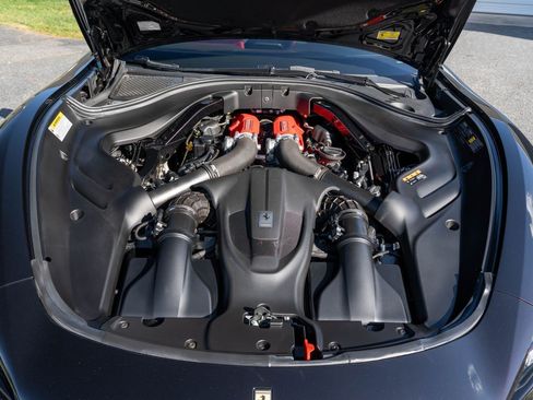 Used 2024 Ferrari Roma Spider RWD image 23