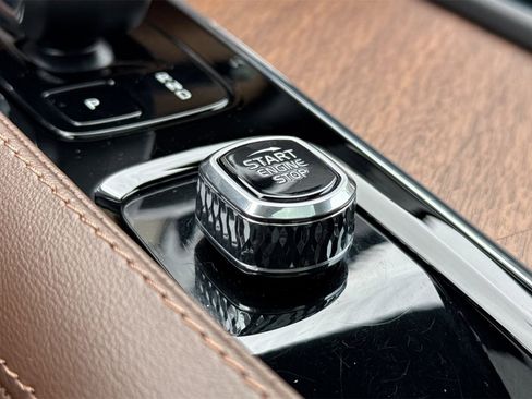 Certified 2023 Volvo XC90 T8 Plus image 25