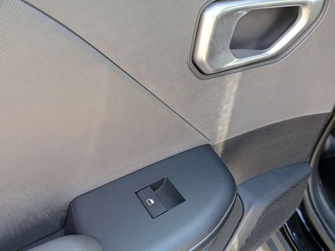 Used 2025 Kia K4 LXS image 26