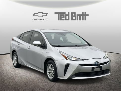 Used 2022 Toyota Prius LE image 3