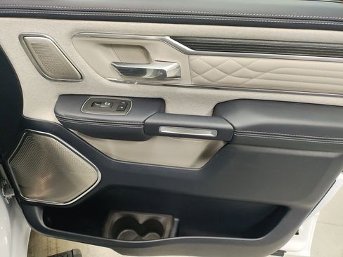 Used 2022 RAM 1500 Limited image 9