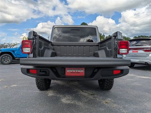 New 2025 Jeep Gladiator Sport image 40