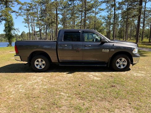 Used 2019 RAM 1500 Classic SLT AWD/4WD image 6