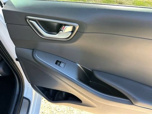 Used 2020 Hyundai Ioniq Limited FWD image 18