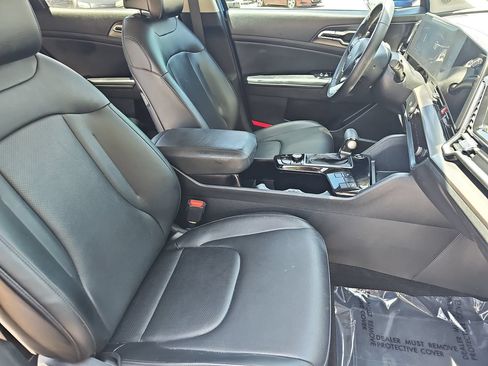 Used 2025 Kia Sportage EX FWD image 10