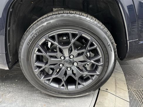 Used 2024 Jeep Grand Cherokee L Summit w/ High Altitude Package image 27