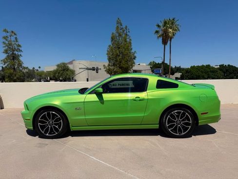 Used 2013 Ford Mustang GT Premium RWD image 4