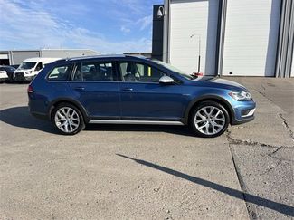 Used 2018 Volkswagen Golf Alltrack SEL video 2