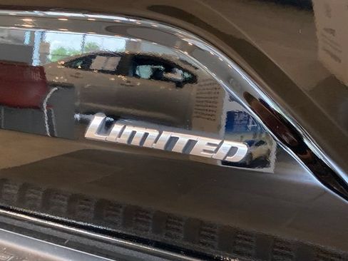 Certified 2025 Toyota 4Runner Limited AWD/4WD image 44