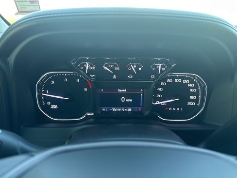 Used 2022 GMC Sierra 2500 AT4 image 2