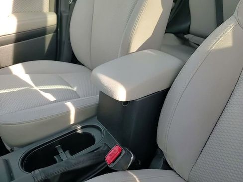 Used 2017 Subaru Forester 2.5i Premium image 19