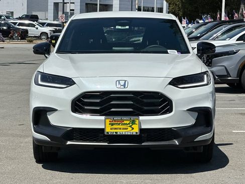 New 2025 Honda HR-V Sport image 8