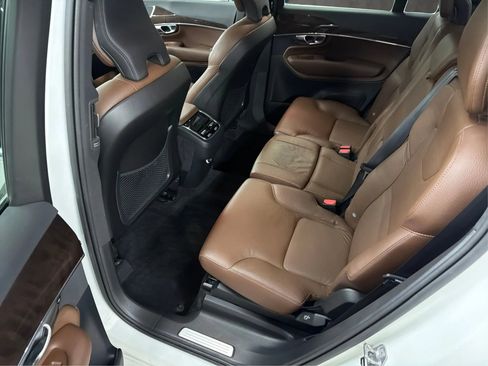 Used 2019 Volvo XC90 T6 Momentum w/ Protection Package Premier AWD/4WD image 14