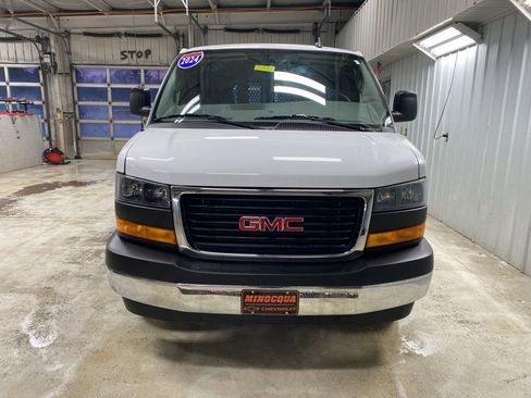 Used 2024 GMC Savana 2500 w/ Driver Convenience Package image 5