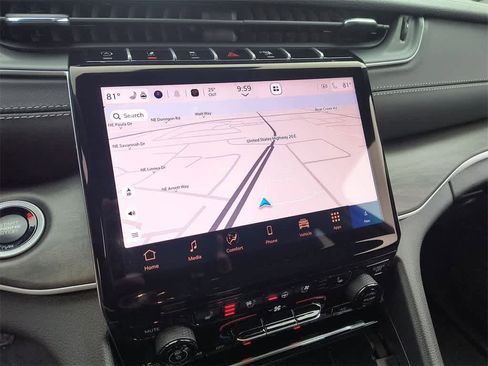 New 2025 Jeep Grand Cherokee L Limited image 18