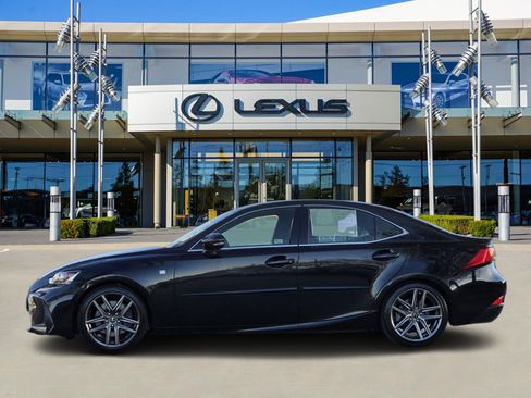 Used 2018 Lexus IS 300 F-Sport Package image 3