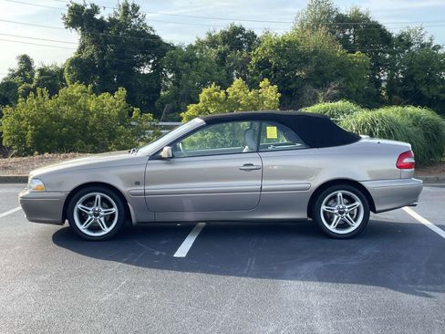Used 2002 Volvo C70 LT FWD image 4