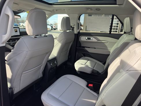 New 2026 Ford Explorer Active w/ Active Comfort Package AWD/4WD image 9