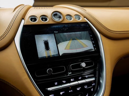 Used 2021 Aston Martin DBX AWD/4WD image 46