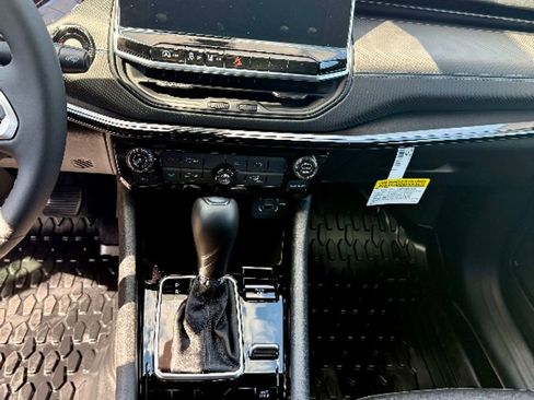 New 2025 Jeep Compass Latitude w/ Altitude Special Edition image 14