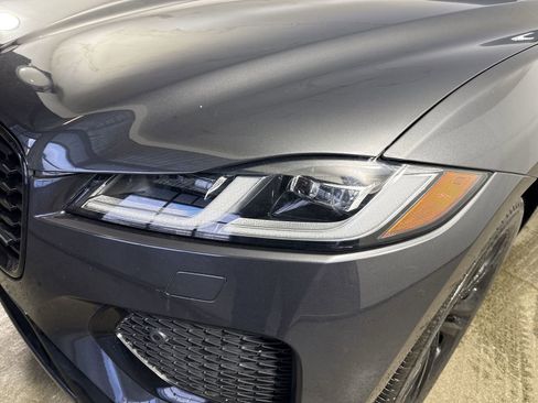 Used 2024 Jaguar F-PACE R-Dynamic S image 27