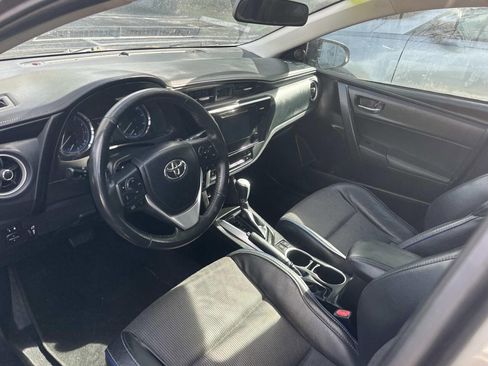 Used 2017 Toyota Corolla SE FWD image 8