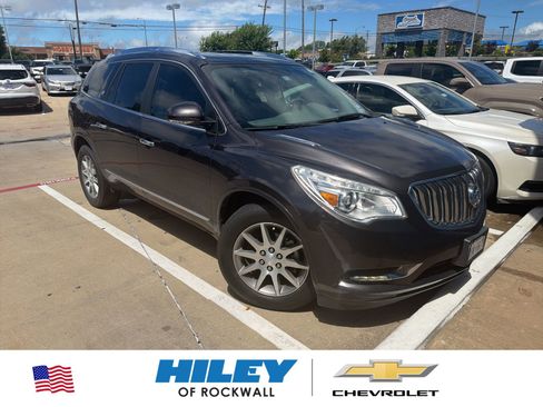 Used 2017 Buick Enclave Leather w/ Trailering Package FWD image 1