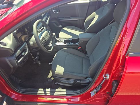 Used 2025 Kia K4 FWD image 3