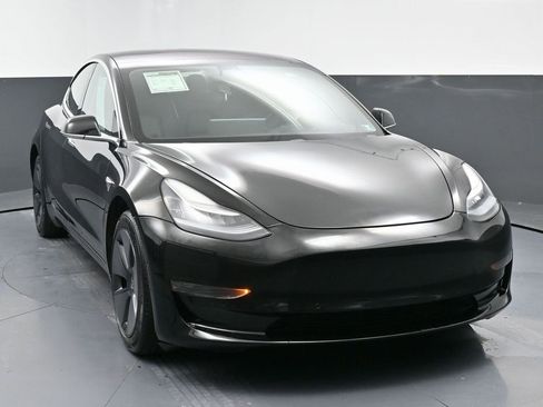 Used 2019 Tesla Model 3 Standard Range Plus image 3