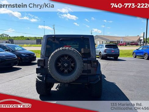 Used 2016 Jeep Wrangler Unlimited Sahara AWD/4WD image 19