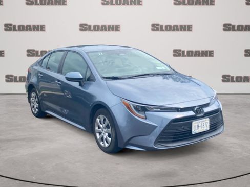 Used 2024 Toyota Corolla LE FWD image 2