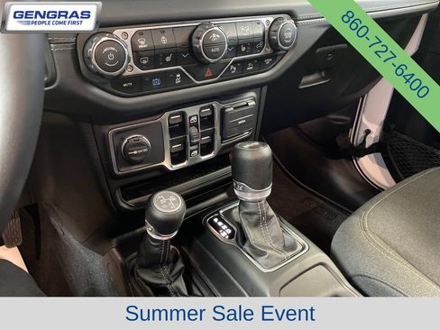 Used 2025 Jeep Wrangler Unlimited Sahara w/ Safety Group AWD/4WD image 16