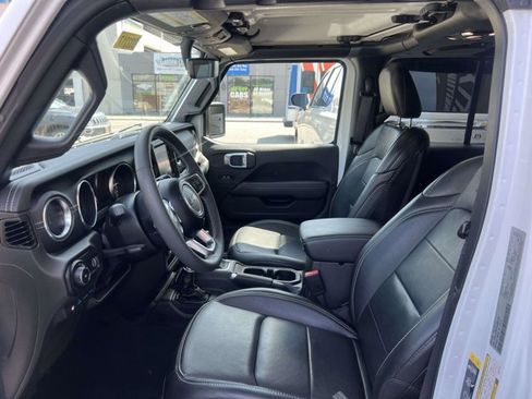 Used 2023 Jeep Wrangler Unlimited Sahara w/ Cold Weather Group AWD/4WD image 14