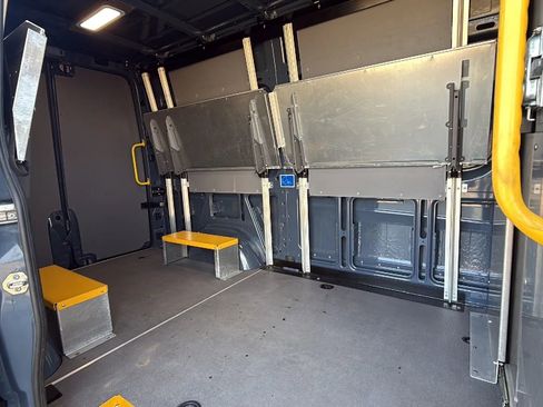 Used 2018 Mercedes-Benz Sprinter 2500 image 7