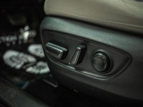 Used 2020 Toyota RAV4 XLE w/ Convenience Package image 16