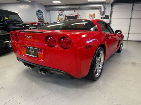 Used 2007 Chevrolet Corvette Coupe w/ Preferred Equipment Group RWD image 7
