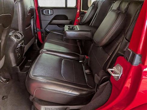 Used 2021 Jeep Wrangler Unlimited Sahara AWD/4WD image 25