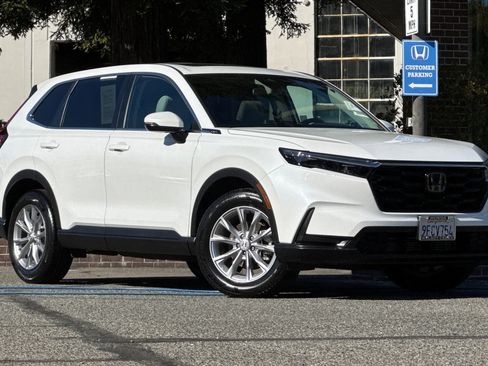 Used 2023 Honda CR-V EX image 2