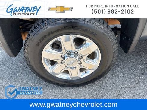 Used 2020 Chevrolet Silverado 2500 LTZ w/ Z71 Off-Road Package AWD/4WD image 11