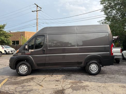 Used 2022 RAM ProMaster 1500 w/ Interior LED Lighting Group FWD image 3