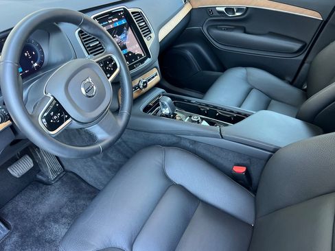 Used 2025 Volvo XC90 B6 Ultra image 11