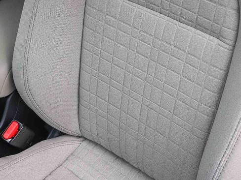 Certified 2025 Honda HR-V LX image 23