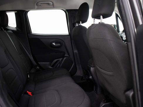 Used 2020 Jeep Renegade Latitude w/ Cold Weather Group AWD/4WD image 12