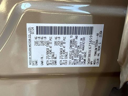 Used 2025 Nissan Rogue SV image 25