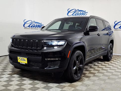Used 2024 Jeep Grand Cherokee L Limited w/ Black Appearance Package AWD/4WD image 5